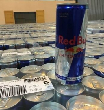 Red Bull energy drink 250ml. cans Austria Originphoto1